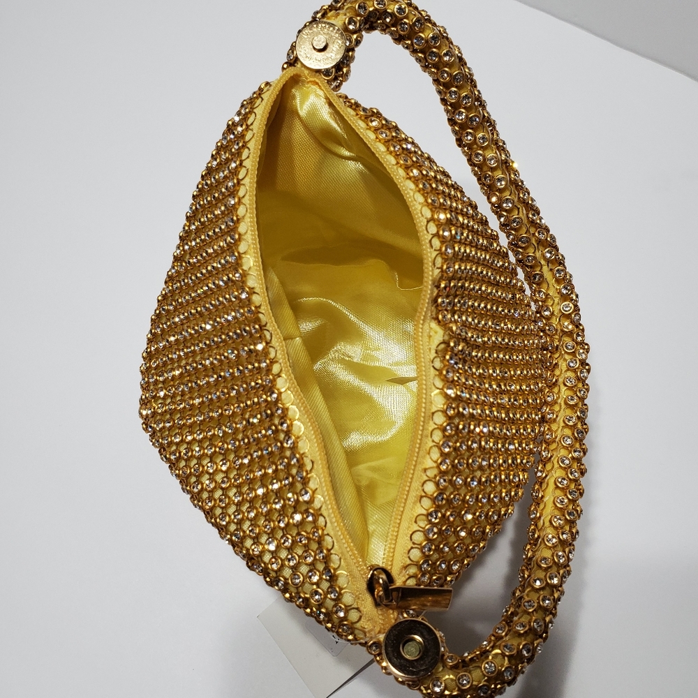 Beautiful gold color wristlet - Picture 3 of 8